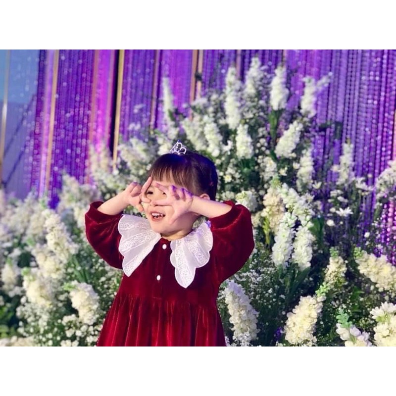 VÁY NHUNG ĐO CỔ REN TRẮNG CHO BÉ