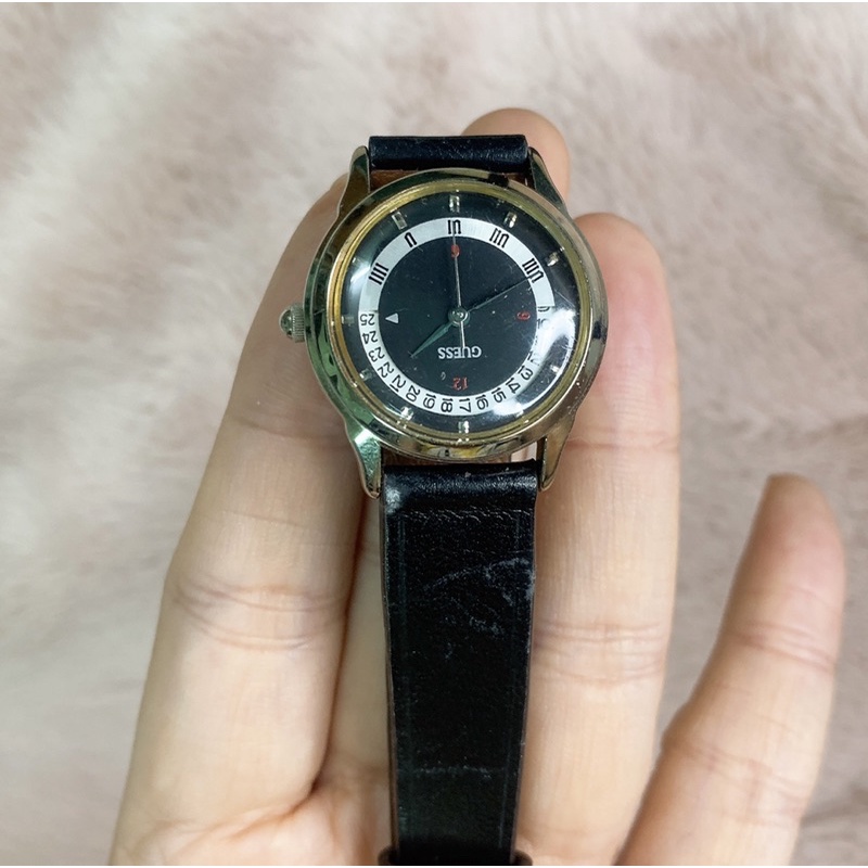 Đồng hồ si nữ hiệu Guess