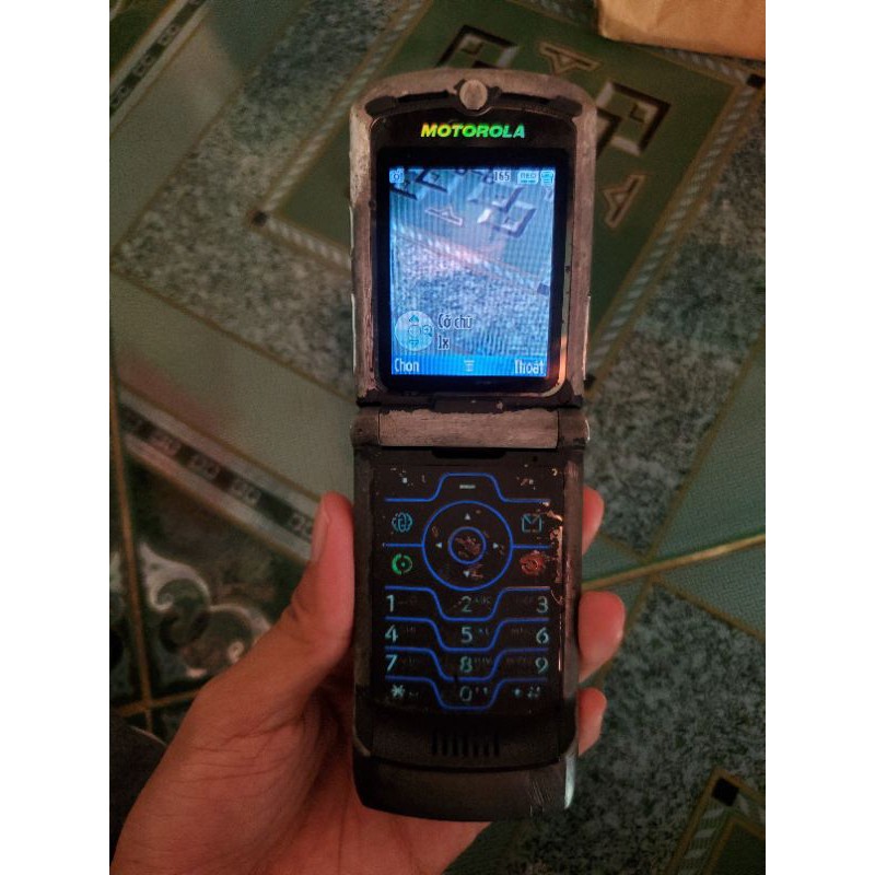Điện thoại Motorola V3i Cũ nguyên zin tem | BigBuy360 - bigbuy360.vn