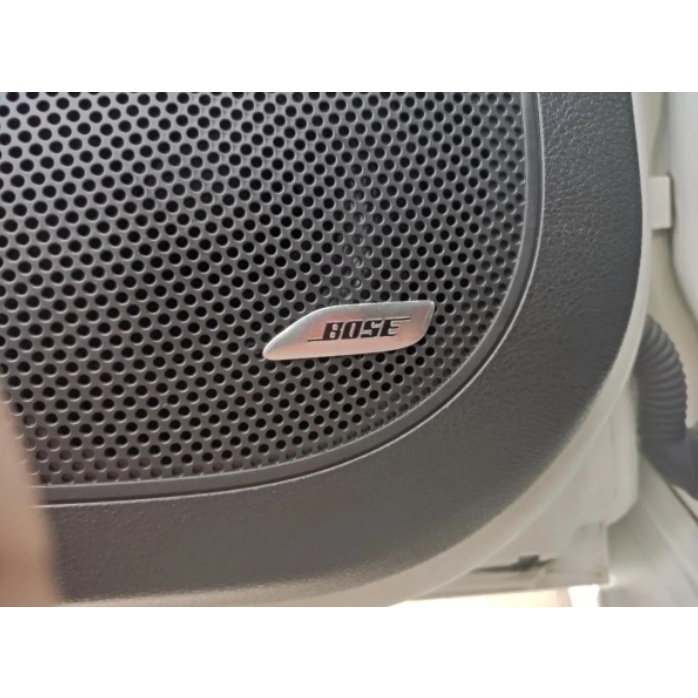 Nhãn dán trang trí loa xe hơi hình logo thương hiệu