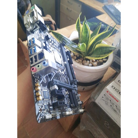 Main giga b365m D3V hàng chuẩn đẹp