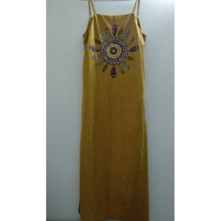 Đầm maxi xẻ tà hoa văn thổ cẩm Thái Lan