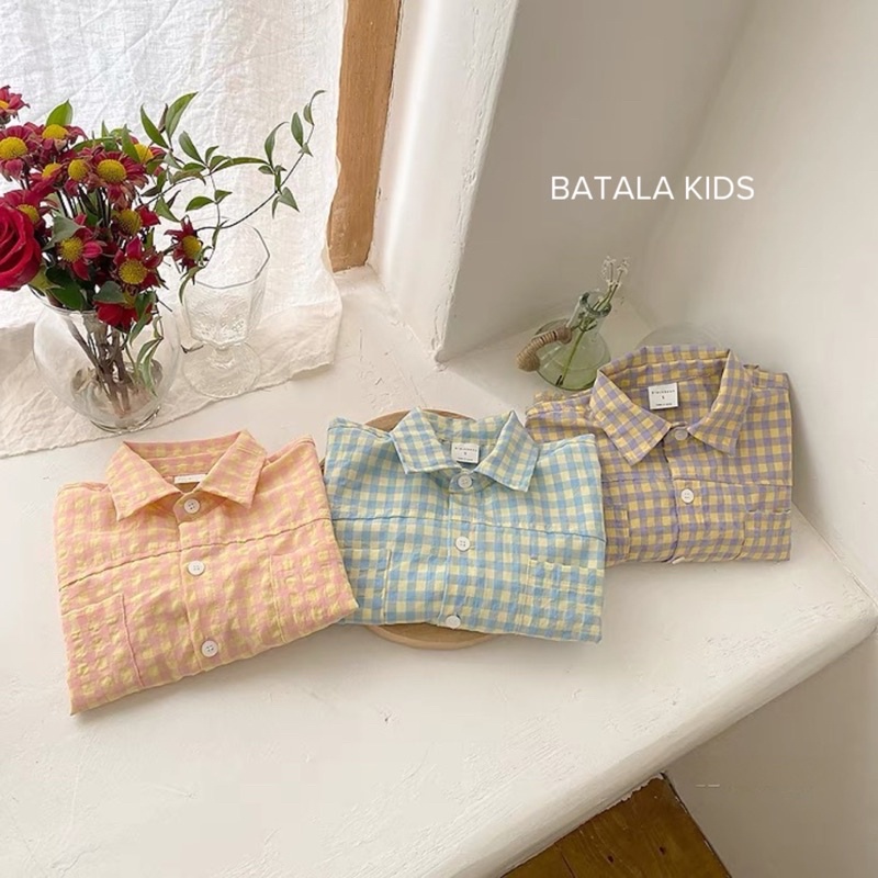 Áo sơ mi bé gái bé trai Batala kids phom thụng Hàn Quốc hoạ tiết kẻ caro nổi bật cho bé từ 9-25kg SMCR02