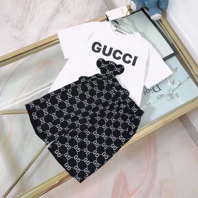 Set Áo Thun Ngắn Tay In Chữ + Quần Short Đáng Yêu Cho Bé