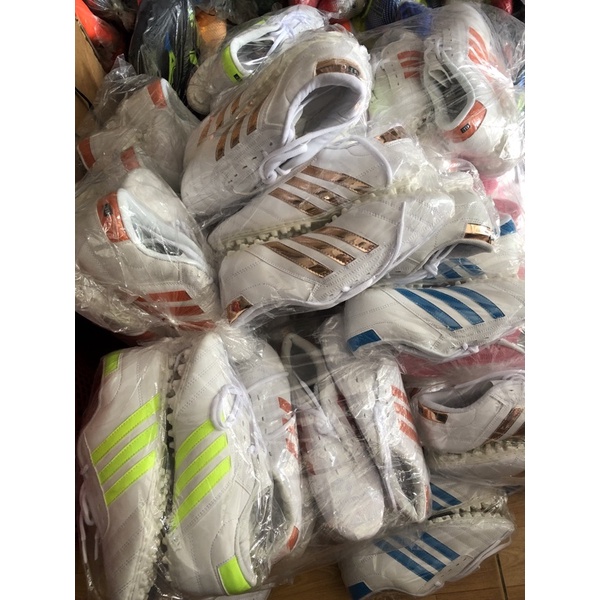 Giày đá bóng, Giày 3 sọc đá banh sân cỏ nhân tạo giá rẻ dành cho nam nữ thể thao bóng đá