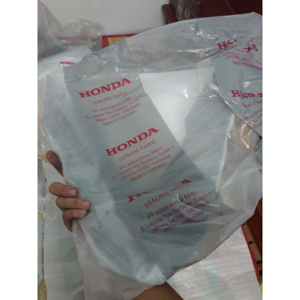 Chử V đen bóng GTR 150