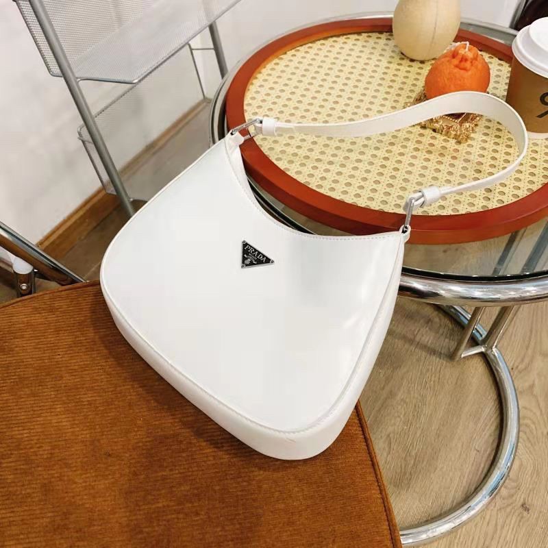 Túi kẹp nách 𝓟𝓻𝓪𝓭𝓪 bầu Diệu Nhi Siêu Hot 2021