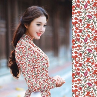 Áo dài hoa nhí đỏ