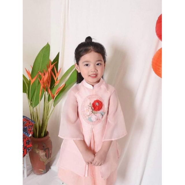 Áo dài cát tường cho bé gái