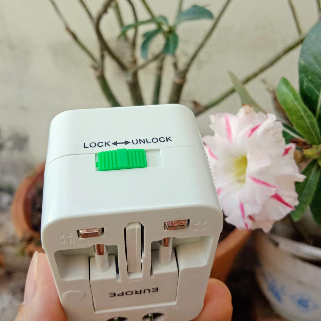 Đầu đổi, Ổ cắm điện Du lịch đa năng - Universal Adapter - Đầu nối phích cắm