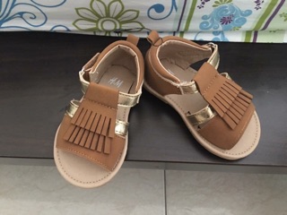 Giày sandal HM