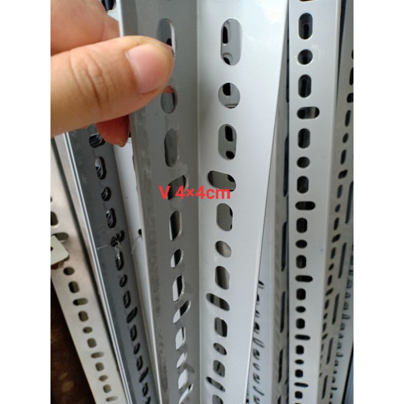 [4 cây] sắt v lỗ (4*4) dài 1m