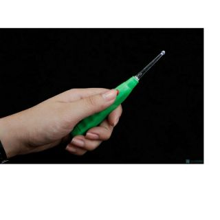 DỤNG CỤ LẤY RÁY TAI CÓ ĐÈN CHO BÉ