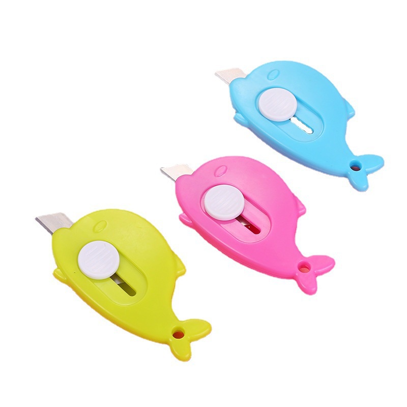 1 dao rọc giấy mini hình cá heo hoạt hình