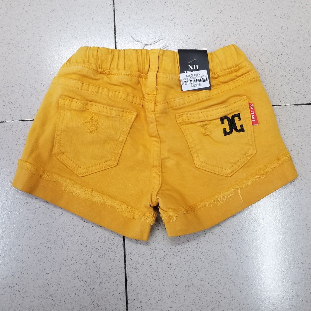 Quần short kaki co dãn lật lai thêu chữ bé gái