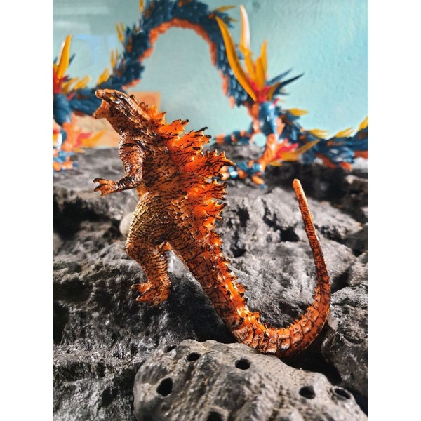 Mô hình đồ chơi quái vật burning Godzilla 2019.
