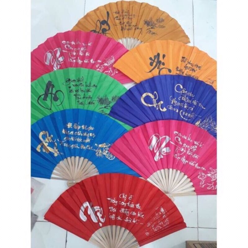 Quạt lụa xếp chữ thư pháp truyền thống Việt Nam rẻ bền đẹp