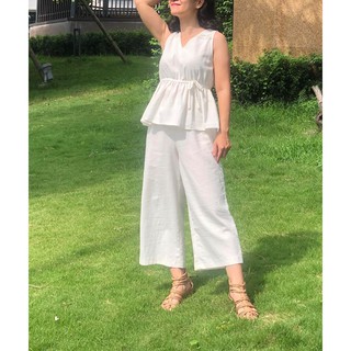 Set đồ linen trắng thách thức mọi e ngại