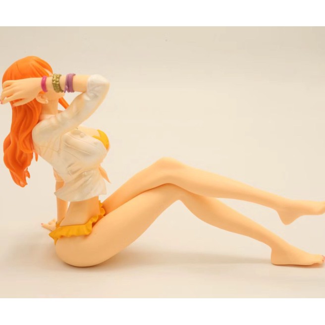 MÔ HÌNH ONEPIECE NAMI NGỒI 16CM