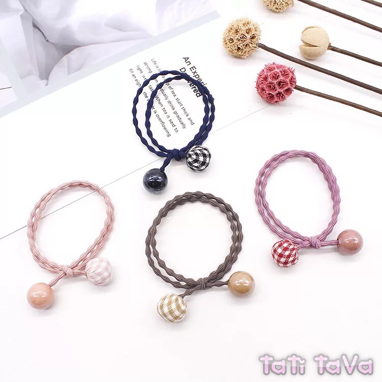 Cột tóc caro đơn giản dễ thương - Tatitava
