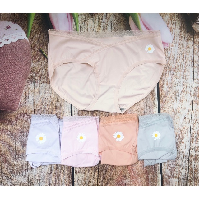 Quần lót bầu hoa cúc viền ren