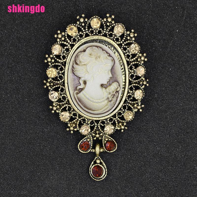 Cài áo hình nữ hoàng đính đá pha lê phong cách cổ điển thời trang nữ