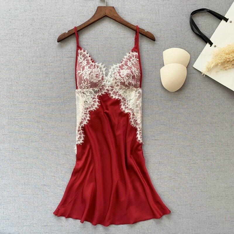 Váy ngủ Lụa đắp ren ngực hở lưng sâu sexy qccc ( sẵn )