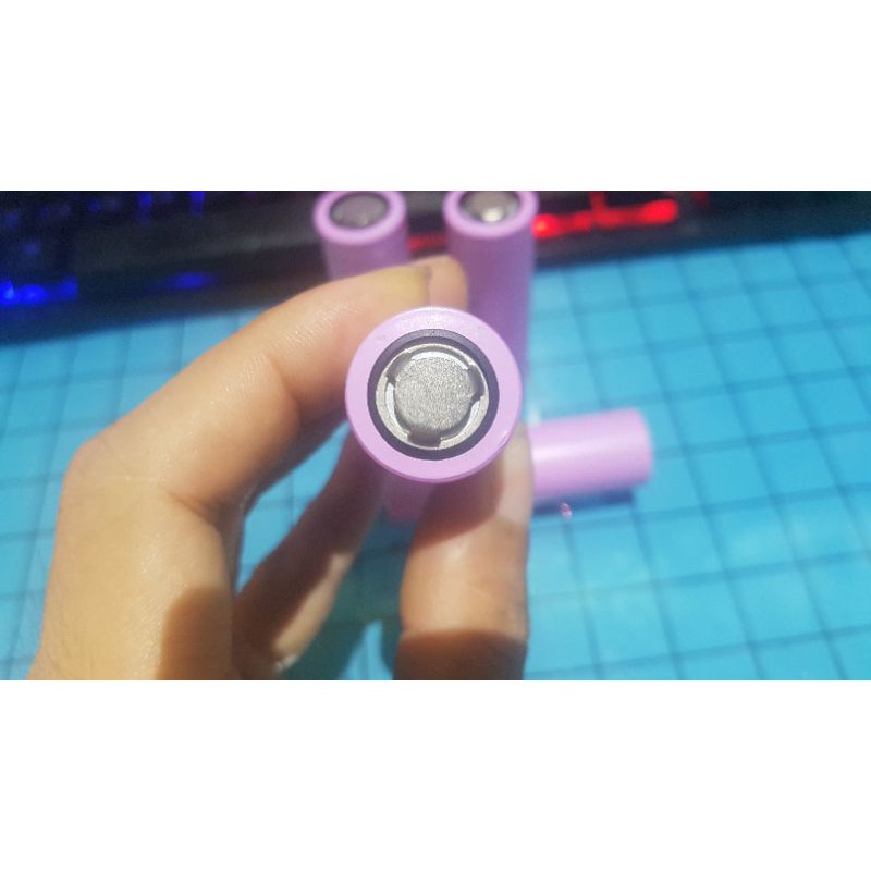 Pin 21700 tesla 4500-5000mAh xả 35A dùng cho đèn pin ,dụng cụ cầm tay xả cao