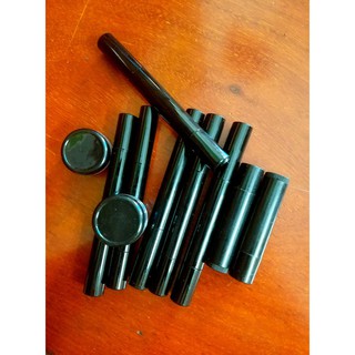 Vỏ son đổ trực tiếp hình trái tim