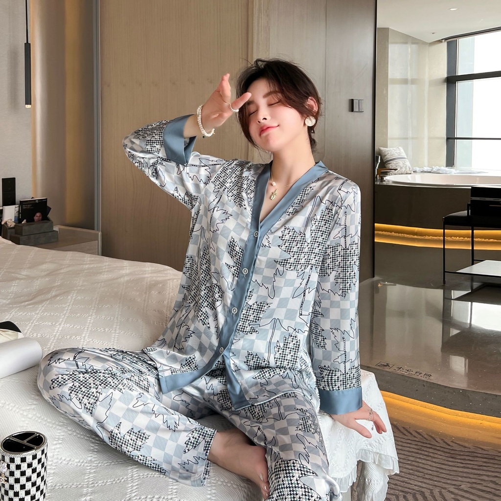 Bộ đồ ngủ tay dài vải lụa satin mát họa tiết thời trang cho nữ