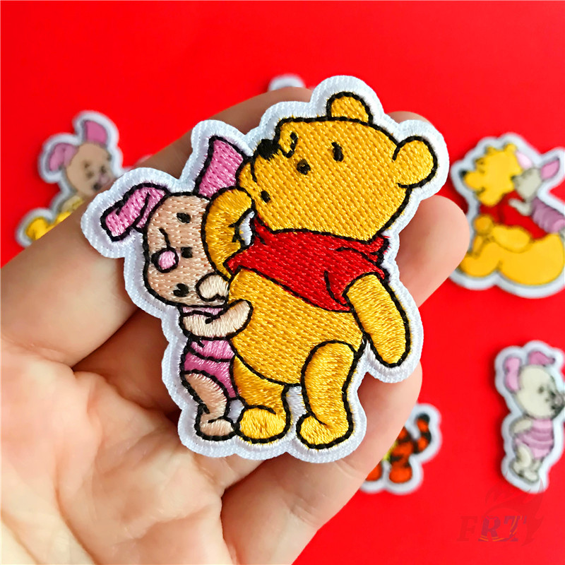 1 Huy Hiệu Hình Gấu Pooh Và Những Người Bạn