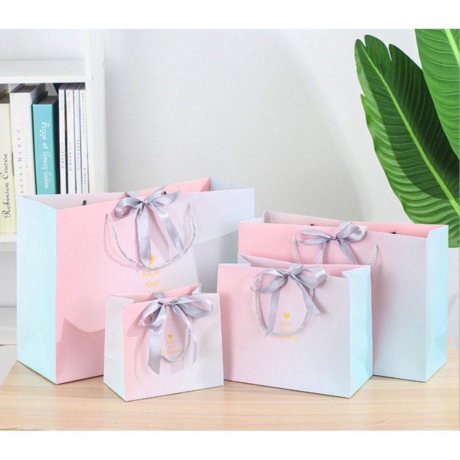 1 Túi Giấy Đựng Quà Thắt Nơ Xinh Xắn