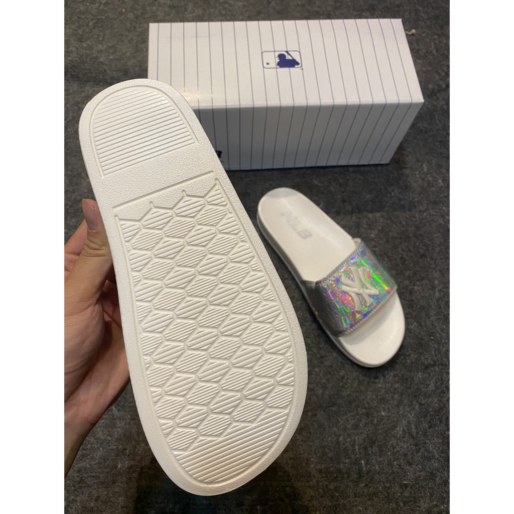 Dép m l b hologram nữ