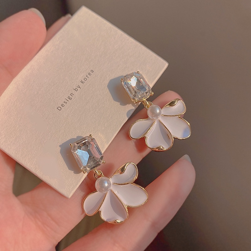 Bông Tai Hình Hoa Đính Ngọc Trai Giả Màu Trắng Phong Cách Hàn Quốc Thời Trang Sang Trọng Cho Nữ