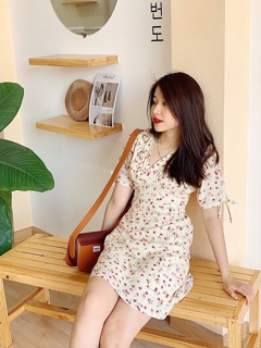 Đầm hoa cổ V tay nơ
