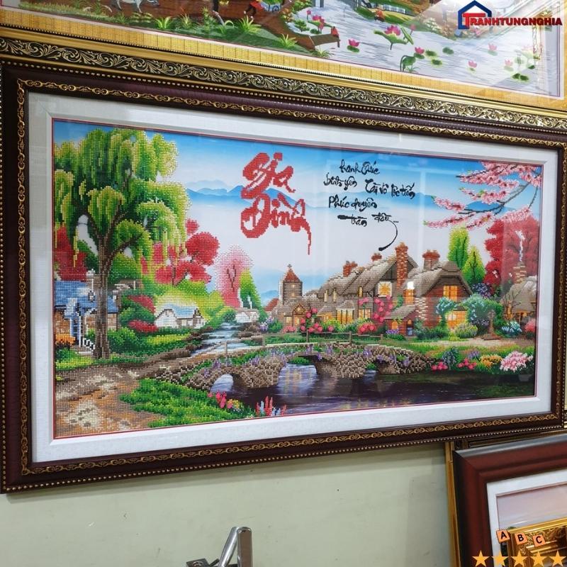 Tranh đính đá, tranh thêu chữ thập gia đình hạnh phúc