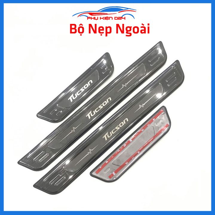 Bộ ốp bậc cửa trong ngoài nẹp bước chân Tucson 2016-2017-2018-2019 vân Titan chống trầy trang trí xe