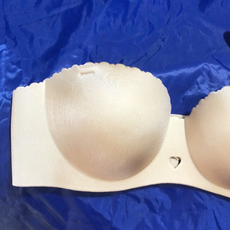 Áo lót không gọng nâng ngực cup ngang màu trơn cắt lazer hình tim nhỏ chất su đúc mút bàn tay 3cm
