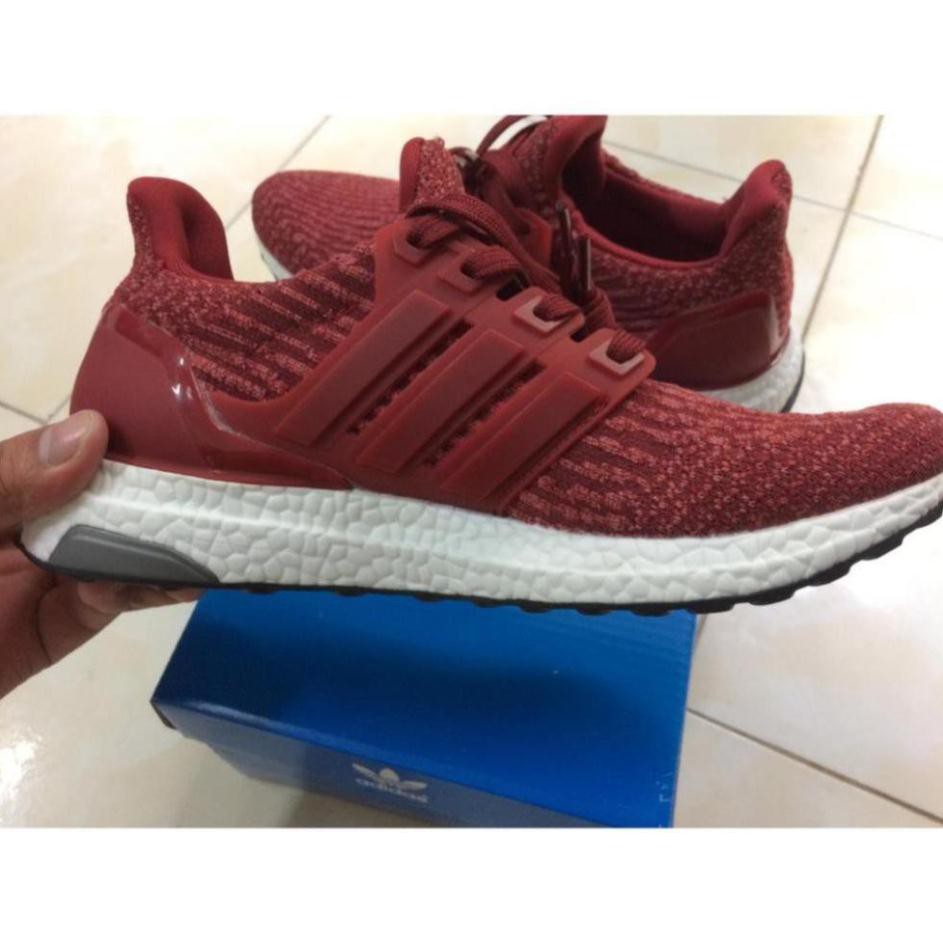 - giày ultra boost mầu đỏ viền trắng . Tháng 7 👡 " ..