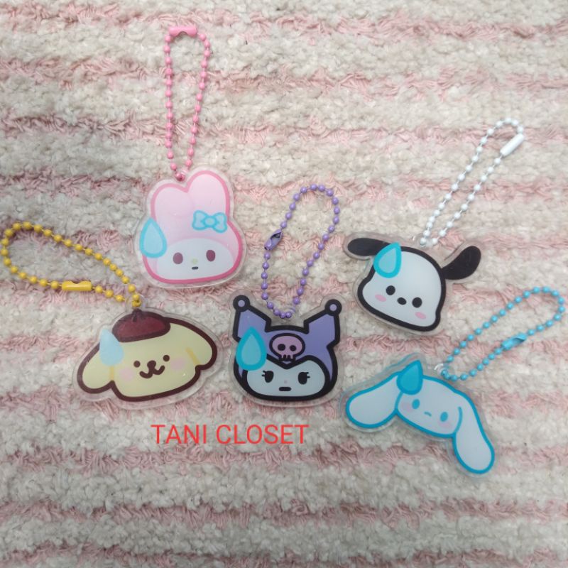Móc Khóa Nhựa Cứng Emoji Sanrio Bối Rối