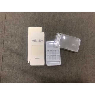 Hộp đựng móng giả tiện lợi
