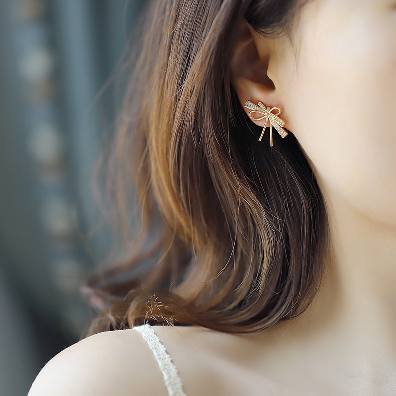 Khuyên tai kẹp không bấm lỗ chốt cố định K147 bằng hợp kim mạ vàng hình nơ đính đá dáng ngắn Leous Accessories