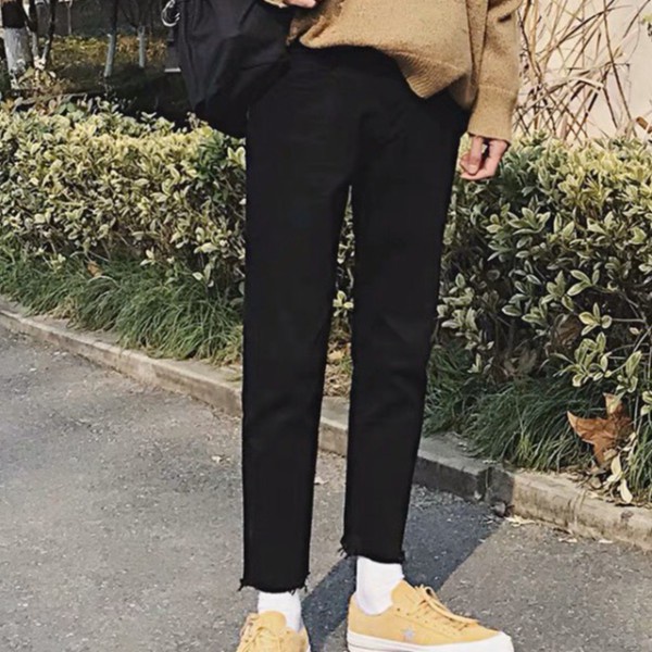 Quần jeans đen trơn dáng ôm , co dãn , không phai màu J01
