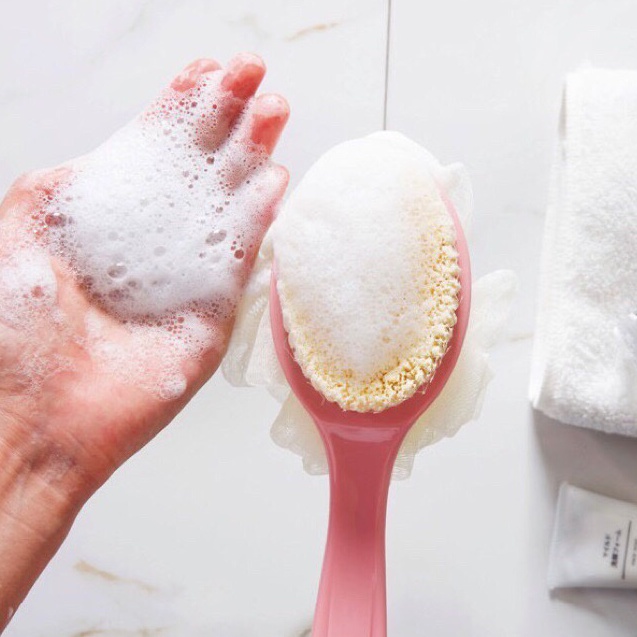 Cây bàn chải cọ lưng kèm bông tắm - Tiện dụng