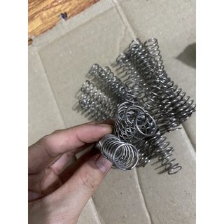 [Hàng có sẵn] 5 cái phi 13 Lò xo nén inox nhật