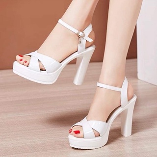 Giày sandal quai chéo 10p