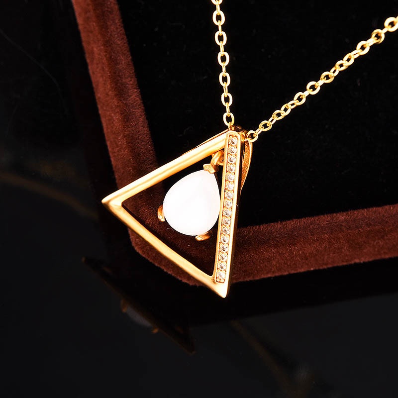 Vòng cổ Mặt Đá Ngọc Bích Xinh Xắn Chất Lượng