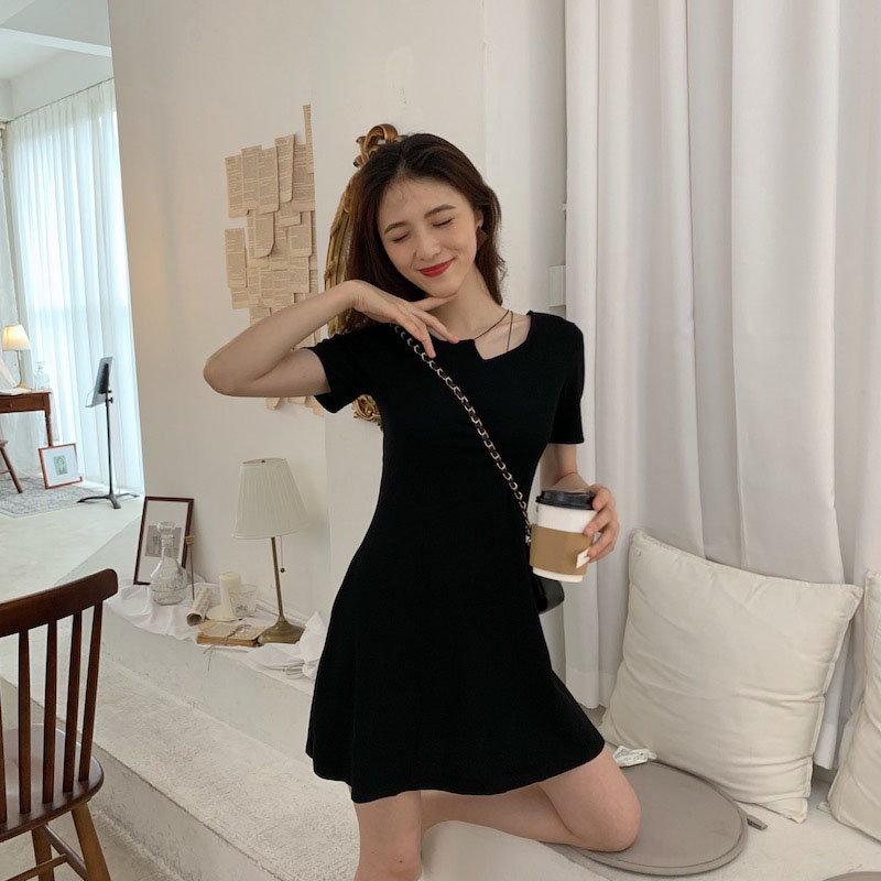 Suxi Pháp Mới Ngắn Slim Mini Đầm ôm Tay Ngắn Màu Đen