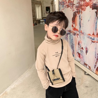 Áo thun cổ lọ nhung mềm màu trơn in chữ cho bé trai