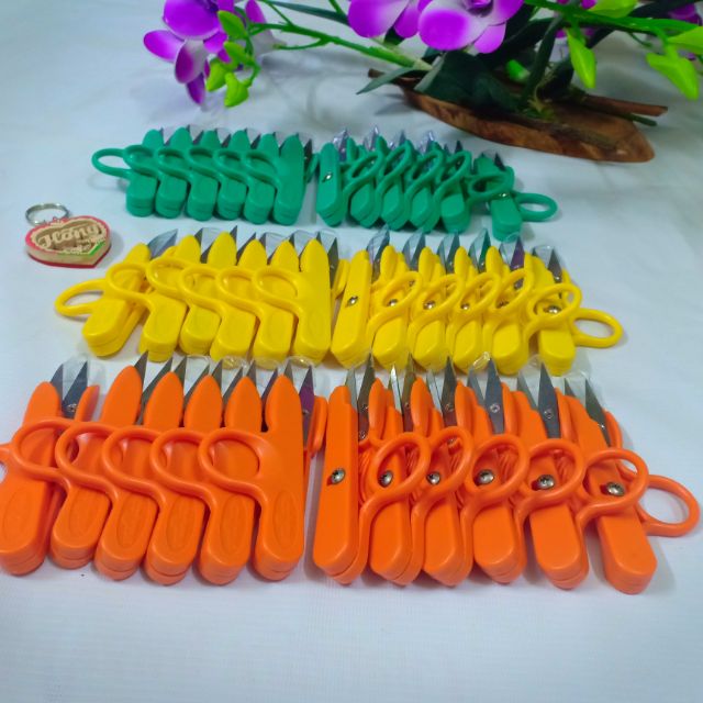Kéo bấm chỉ xỏ ngón Hiệu golden eagle Tc801